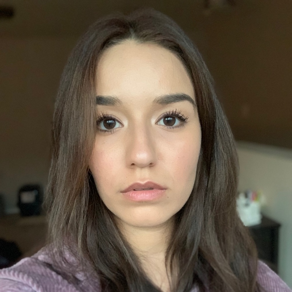 Meet your Posher, Elissia